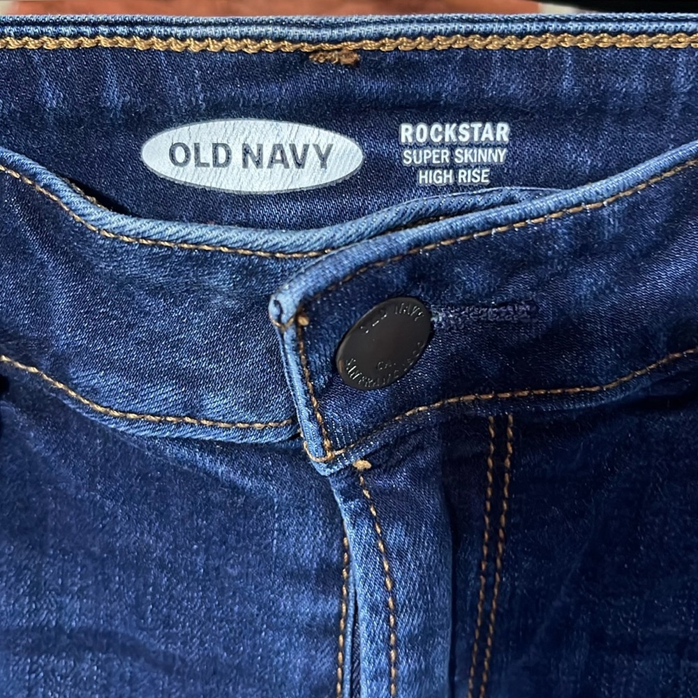 OLD NAVY ROCKSTAR JEANS
